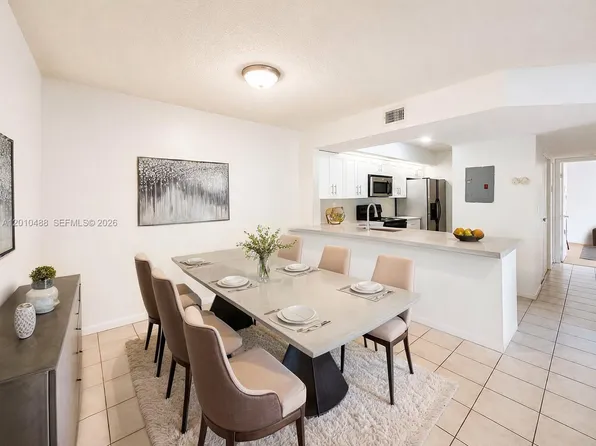 8640 SW 212th St APT 303, Cutler Bay, FL 33189