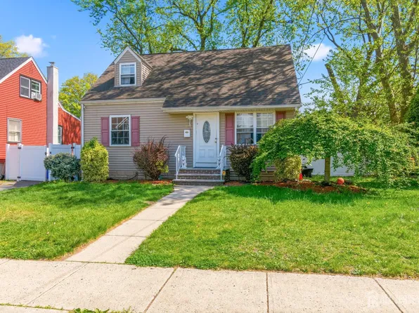 237 Clinton St, Woodbridge, NJ 07095