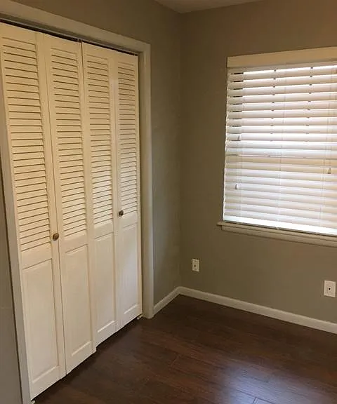 1407 Lindale Ave — Photo 10
