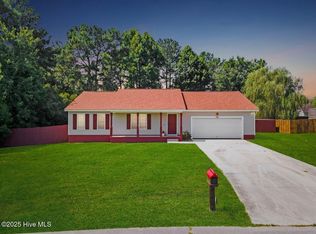 404 Seahawk Ct, Richlands, NC 28574