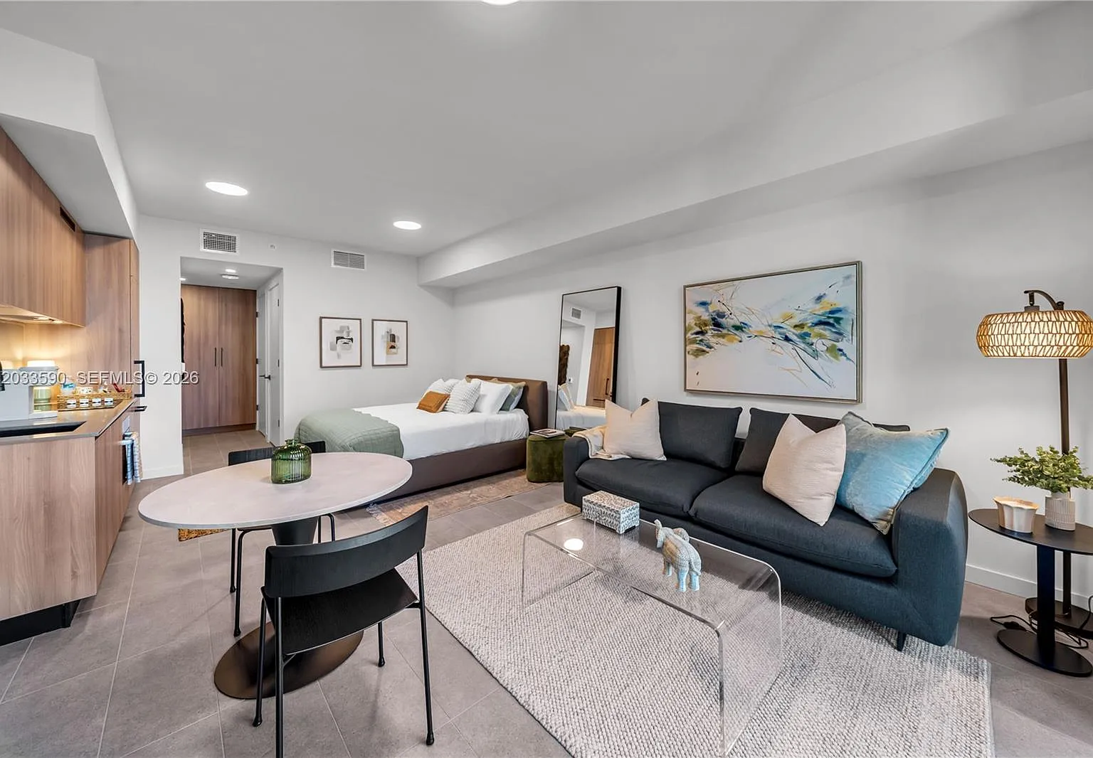 501 First — Photo 1