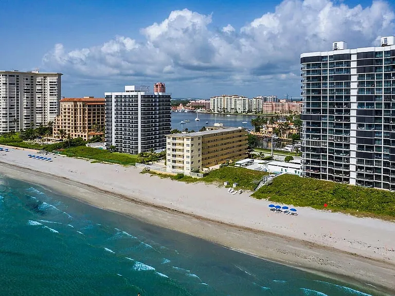 310 S Ocean Blvd #305 — Photo 2