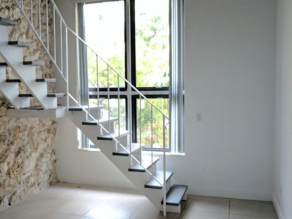 3rd image of 24 Calabria Ave APT 5