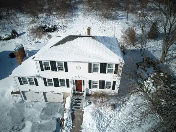 78 Lynwood Lane, Manchester, NH 03109