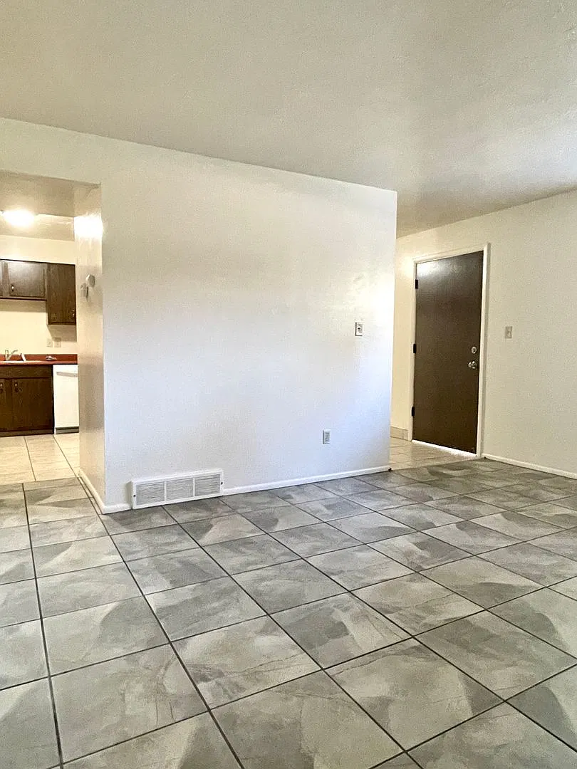 188 Pingree Ave — Photo 3