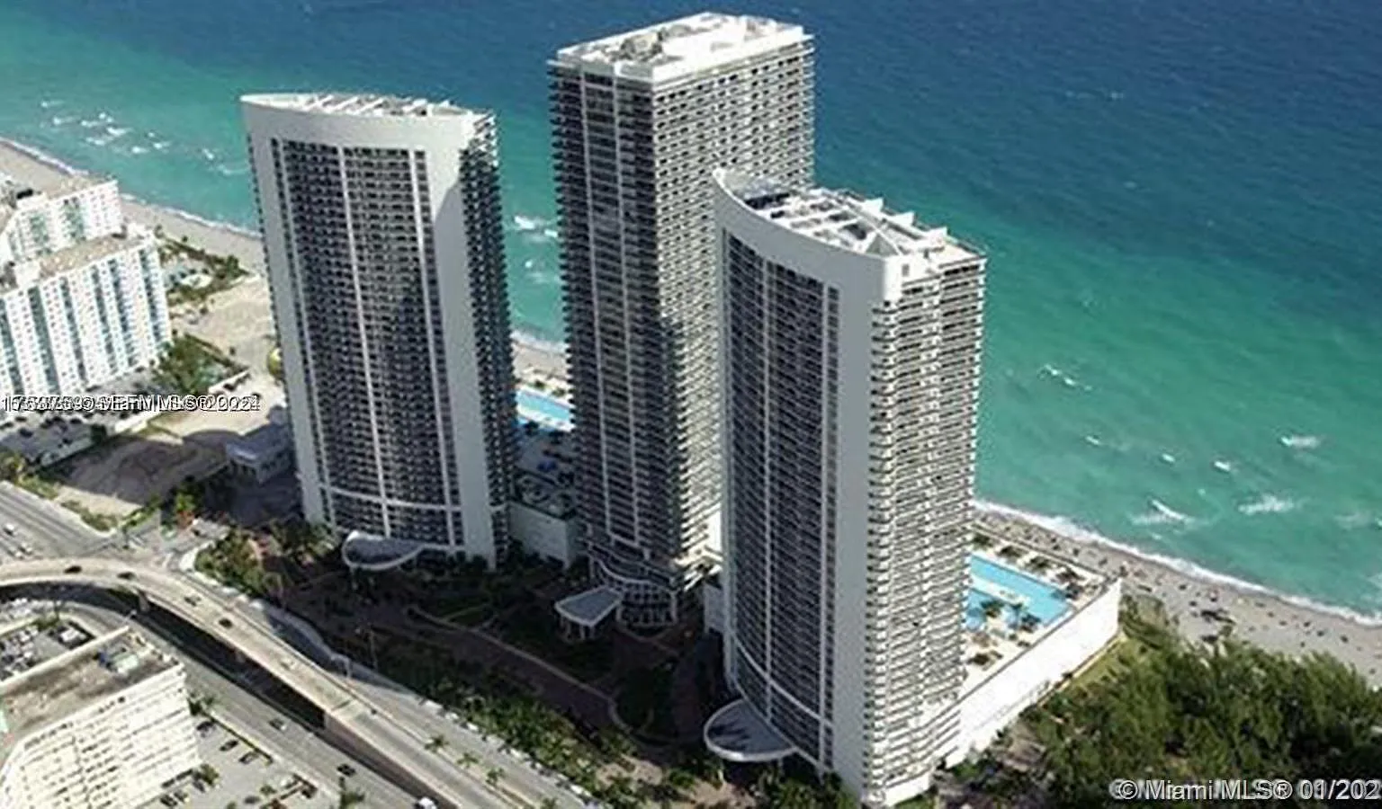 Beach Club Two Condo — Photo 2