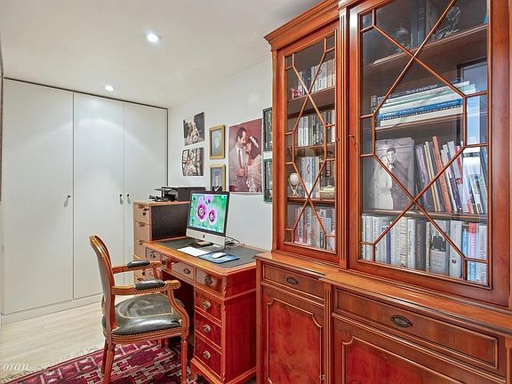 5th image of 322 W 57th St APT 35B1