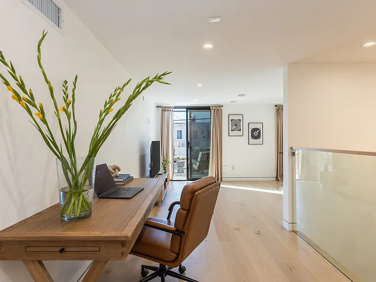 1161 Stearns Dr — Photo 21