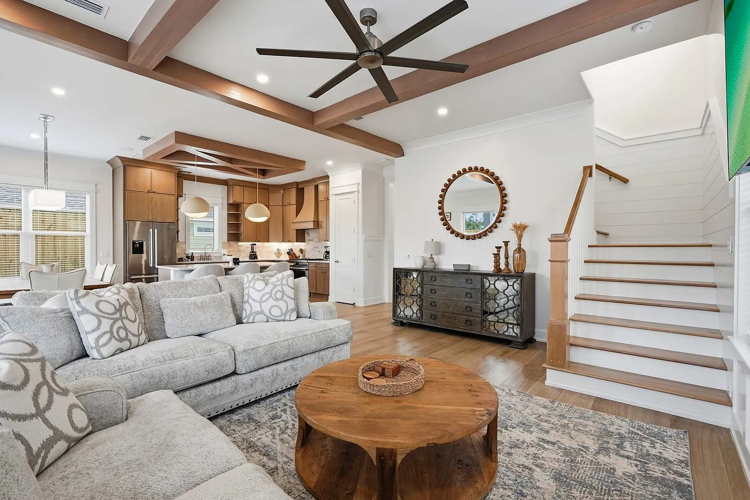 4 bed, 4.0 bath, $12,023 — Photo 3