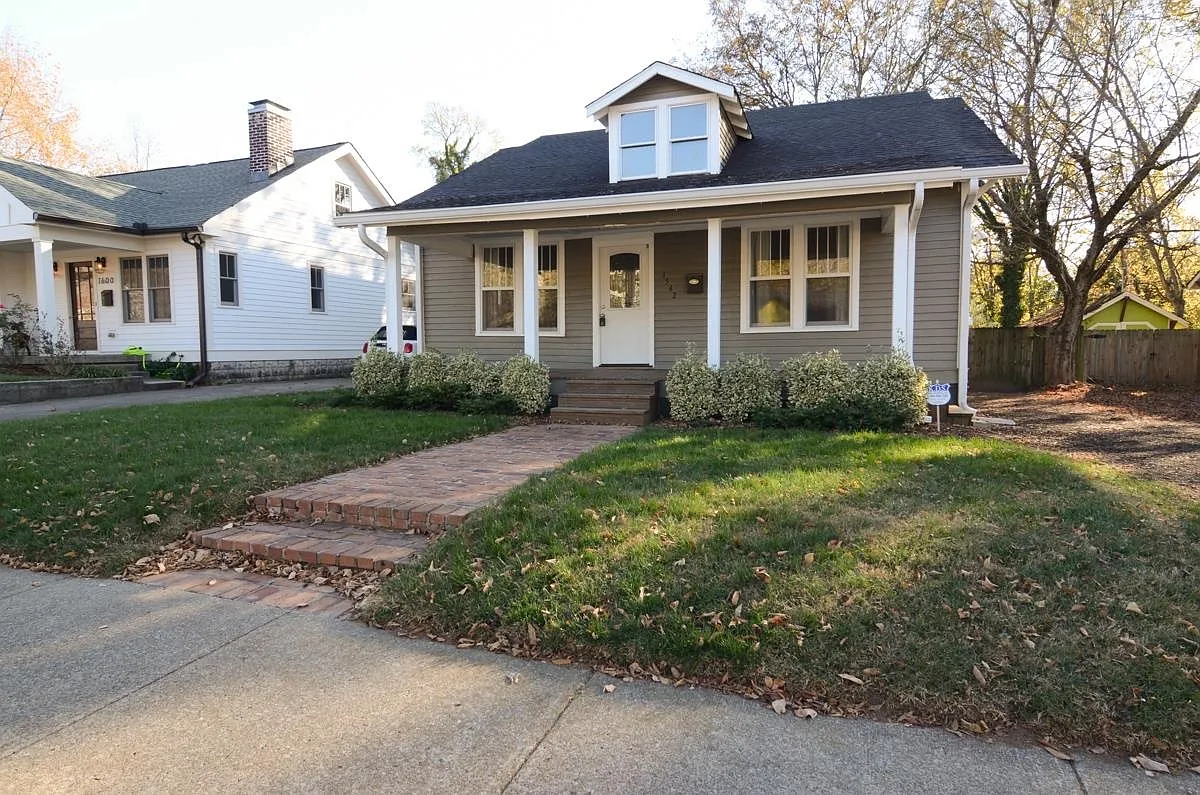 Historic Craftsman Steps Away From Eastland Park in East Nashville — Photo 2