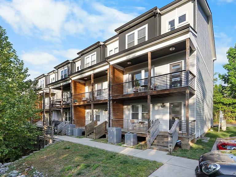 849 Cherokee Ave #10 — Photo 2
