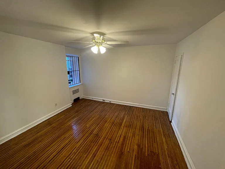 6037 Castor Ave — Photo 4