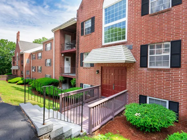 2 Louisburg Square #6, Nashua, NH 03060