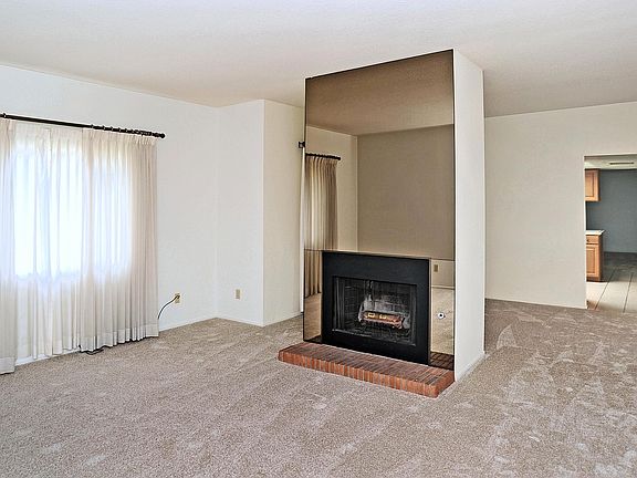 4th image of 9030 E Waverly St