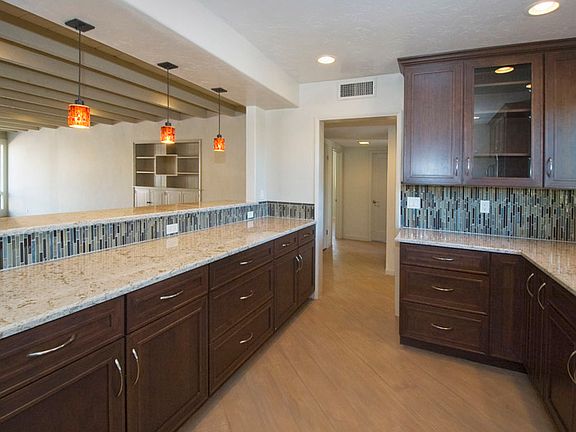 5th image of 2925 E Toledo Pl