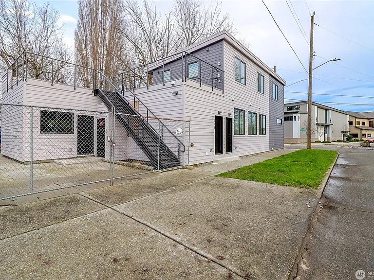 8333 Dallas Ave S — Photo 3