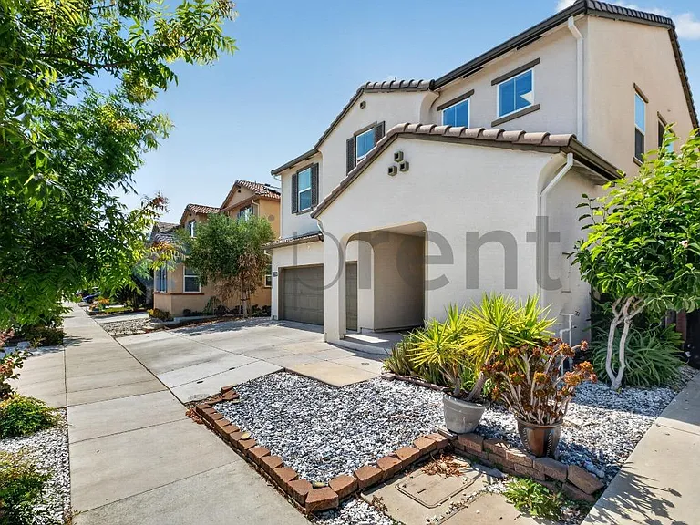 1416 Passion Ln — Photo 3