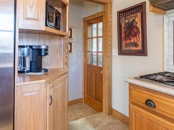 3rd image of 2752 S 39th St