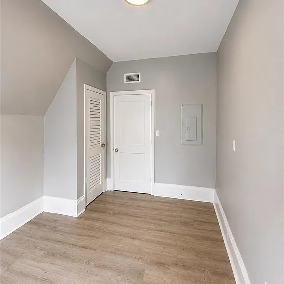 1049 Pleasant St #4 — Photo 11