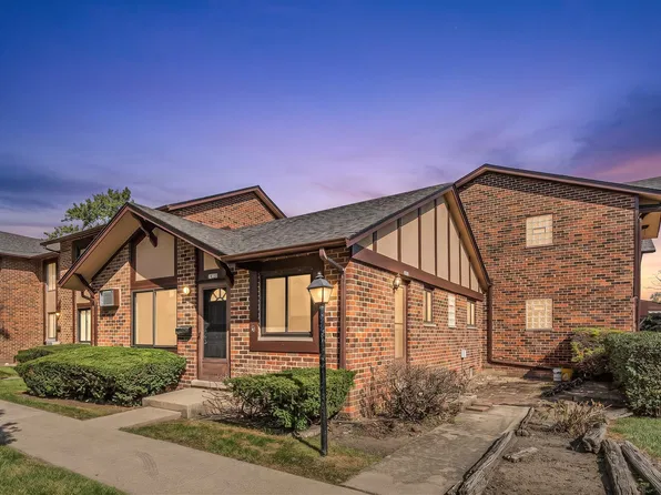 1S175 Winthrop Ln, Villa Park, IL 60181