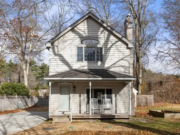 111 Drake Ln, East Brookfield, MA 01515