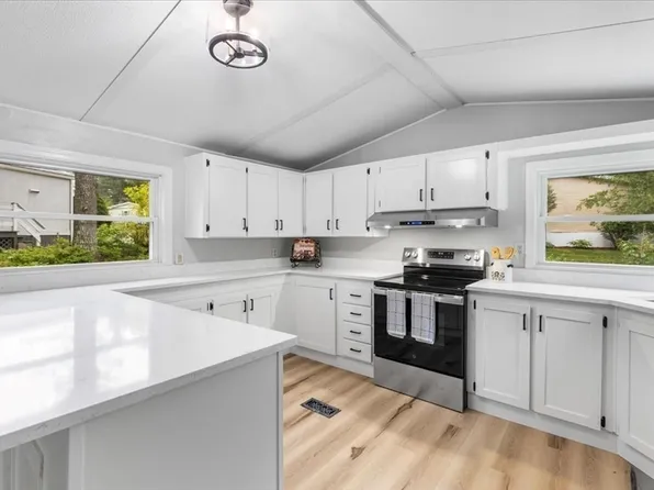 2 Williams St, Carver, MA 02330