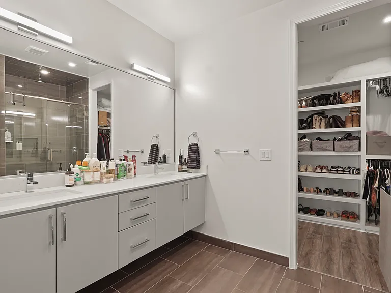1813 Park Ave #106 — Photo 1