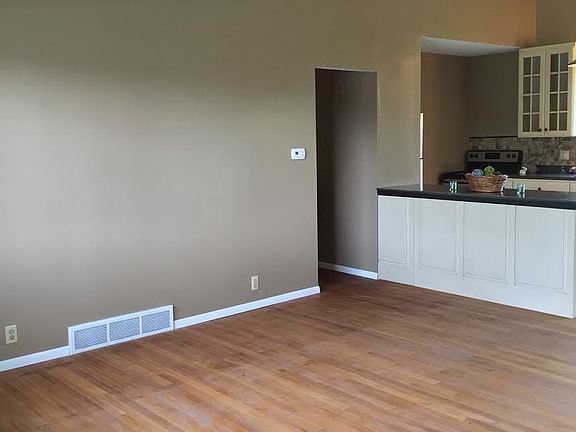 4th image of 5021 Scenic Dr