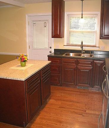 3rd image of 300 Lake Forest Dr