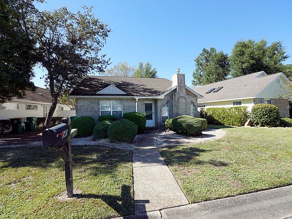 2nd image of 243 Parkwood Cir