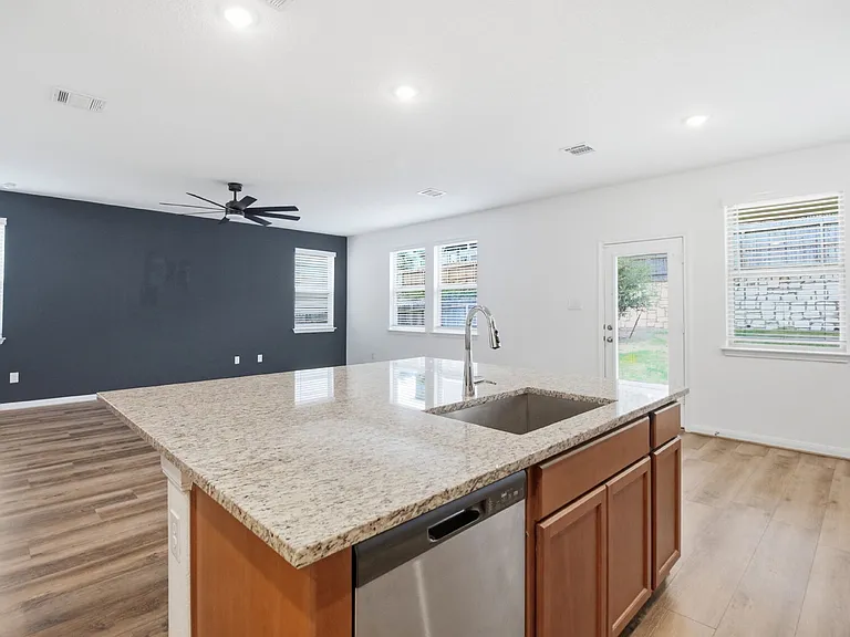 9206 McCoy Pass — Photo 8