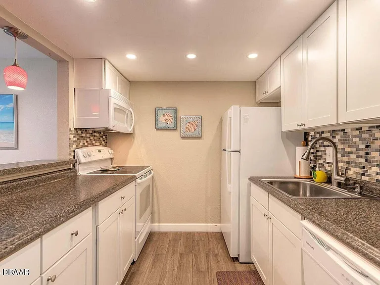 2750 Ocean Shore Blvd #19 — Photo 8