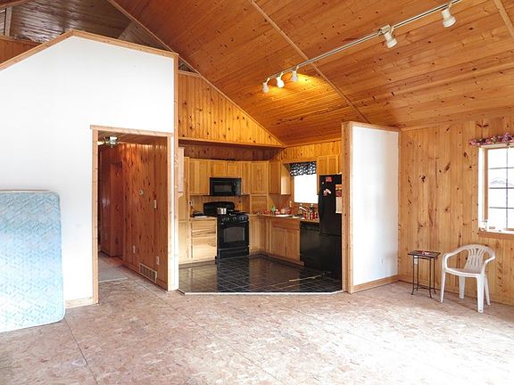 3rd image of 743 Koski Ln