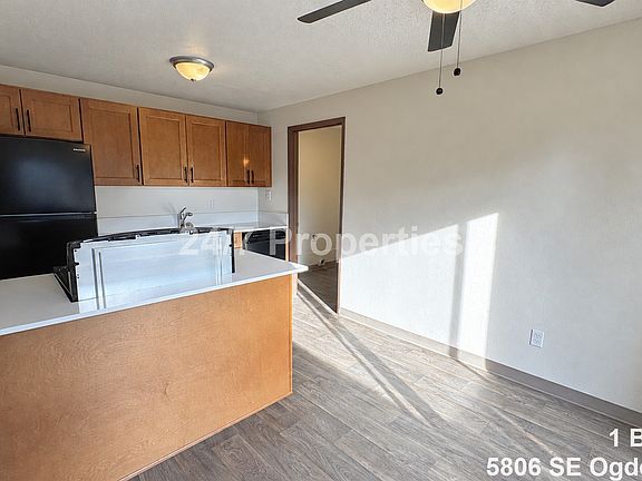 5th image of 5806 SE Ogden St APT 6