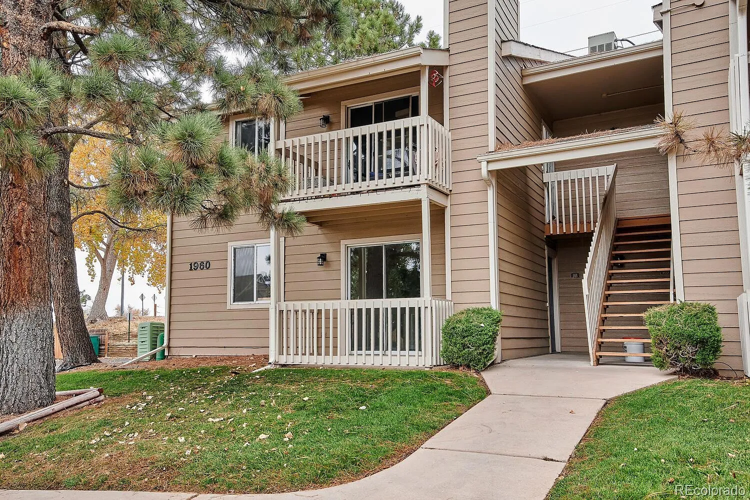 1 bed, 1.0 bath, 588 sqft, $1,525 — Photo 2
