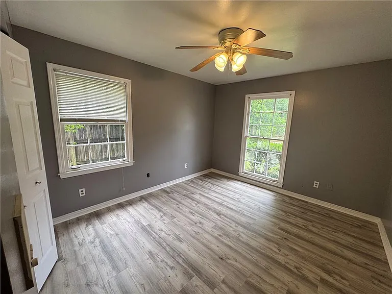 1054 Gallen Ct — Photo 17