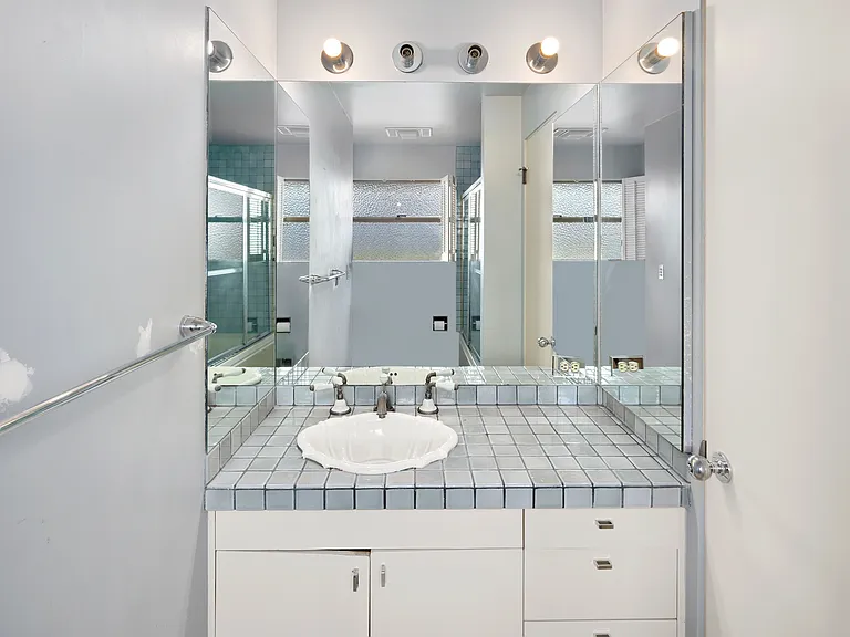 10540 11th Ave NW — Photo 30