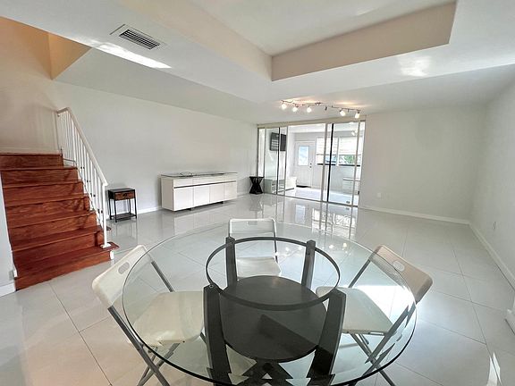 4th image of 20341 NE 30th Ave #1006
