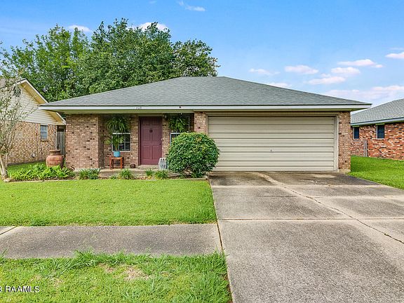 2nd image of 108 Brookwood Cir