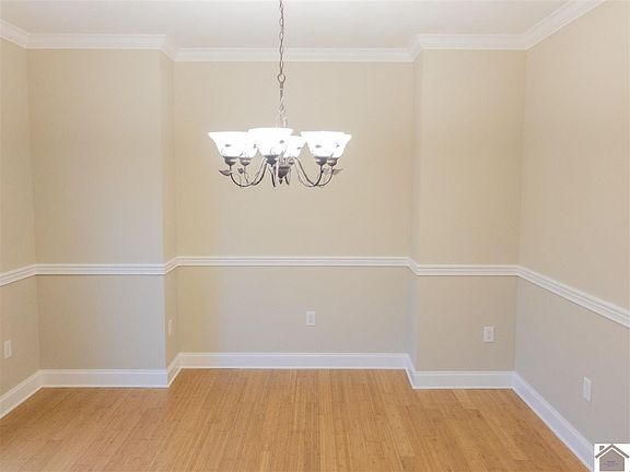 3rd image of 125 Terre Villa Cir