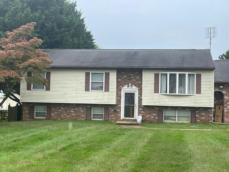 1st image of 110 Tulip Dr