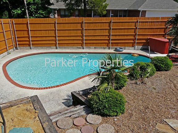 3rd image of 1322 Indian Creek Dr