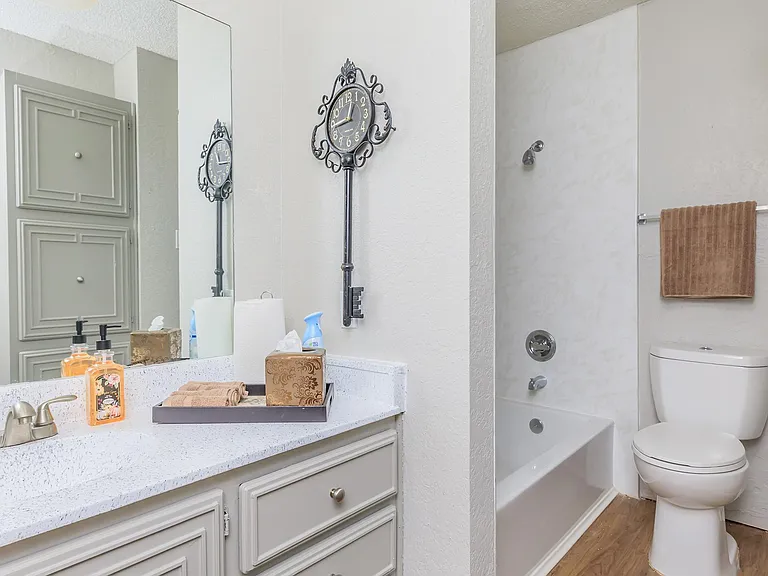 Bel Air Creekside — Photo 45
