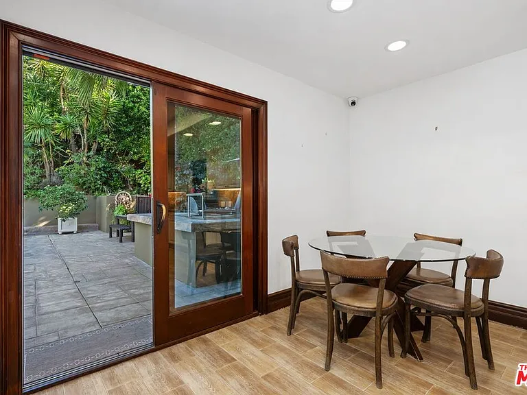 2108 San Ysidro Dr — Photo 16
