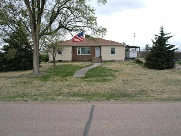 675 Castle Rock St, Quinter, KS 67752