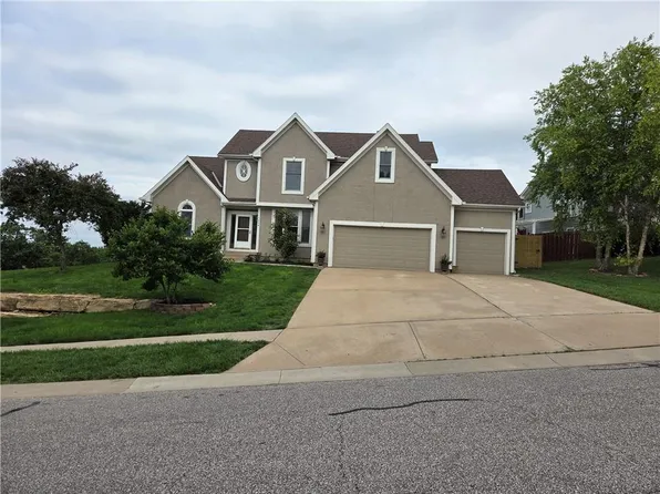 7024 Constance St, Shawnee, KS 66216