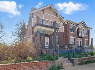 1386 Burd Ave, Saint Louis, MO 63112