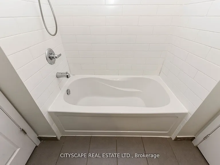 365 Prince Of Wales Dr E #611 — Photo 15