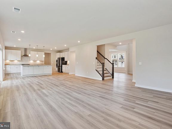 3rd image of 144 Thornton Way Lot 35 Harlow #Ii