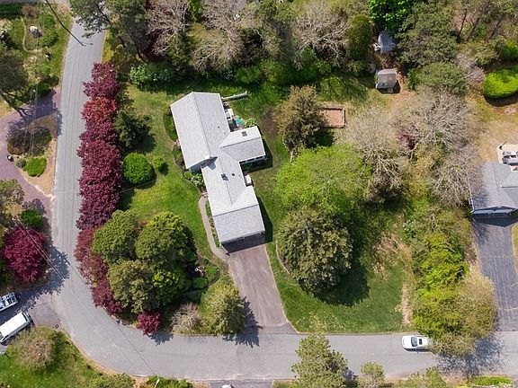3rd image of 72 Forest Hills Dr